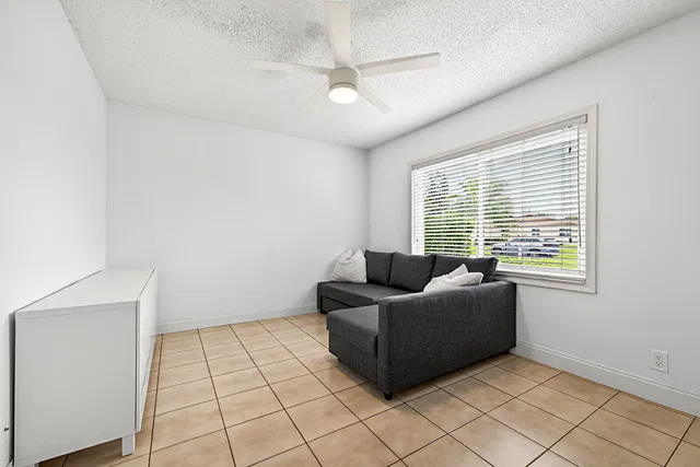 Residence photo 16