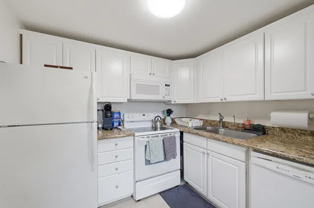  Residence photo 12