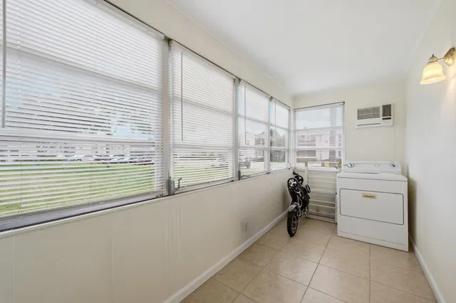  Residence photo 18