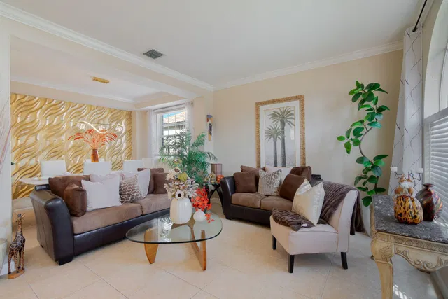 Residence photo 5