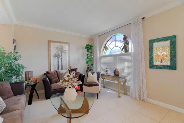 Residence photo 6