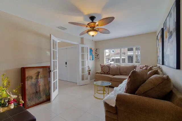 Residence photo 9
