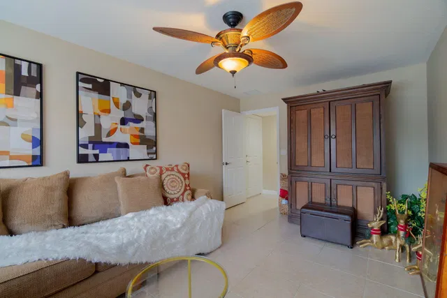 Residence photo 10