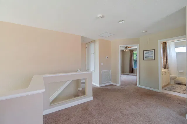 Residence photo 12