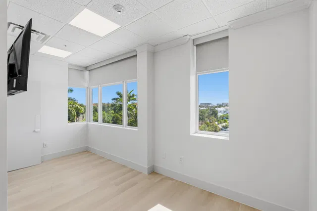  Residence photo 16