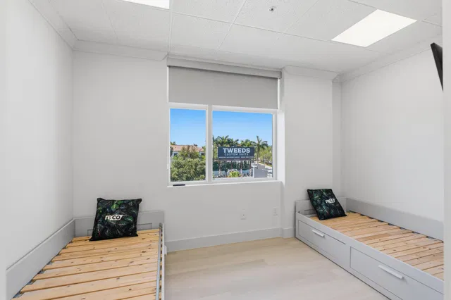  Residence photo 32
