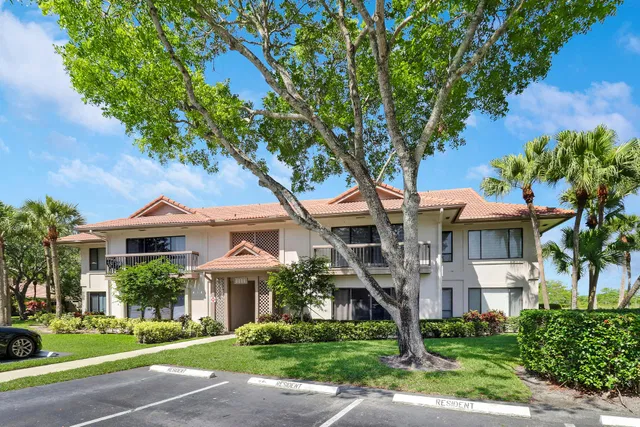 PGA National Palm Beach Gardens Unit 104 photo 3