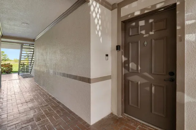 PGA National Palm Beach Gardens Unit 104 photo 4