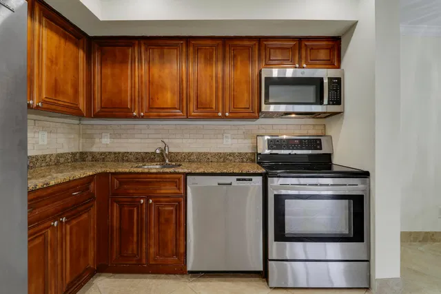 PGA National Palm Beach Gardens Unit 104 photo 15