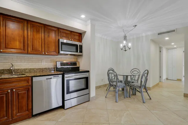 PGA National Palm Beach Gardens Unit 104 photo 16
