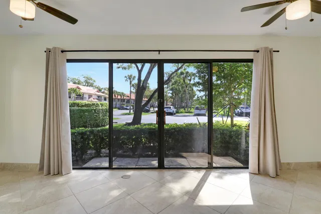 PGA National Palm Beach Gardens Unit 104 photo 21