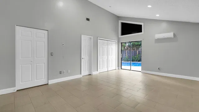 Residence photo 10