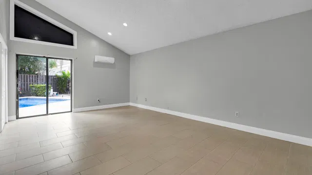 Residence photo 15