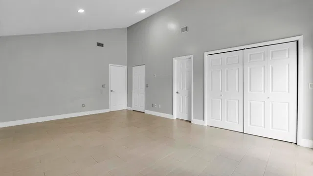 Residence photo 18
