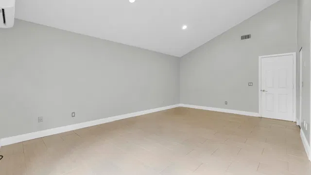 Residence photo 19