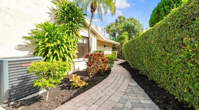 Residence photo 25
