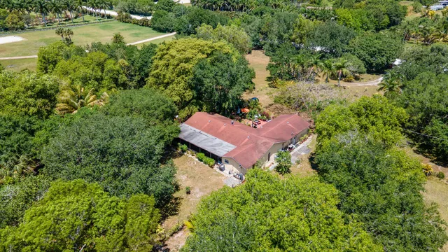  Residence photo 11