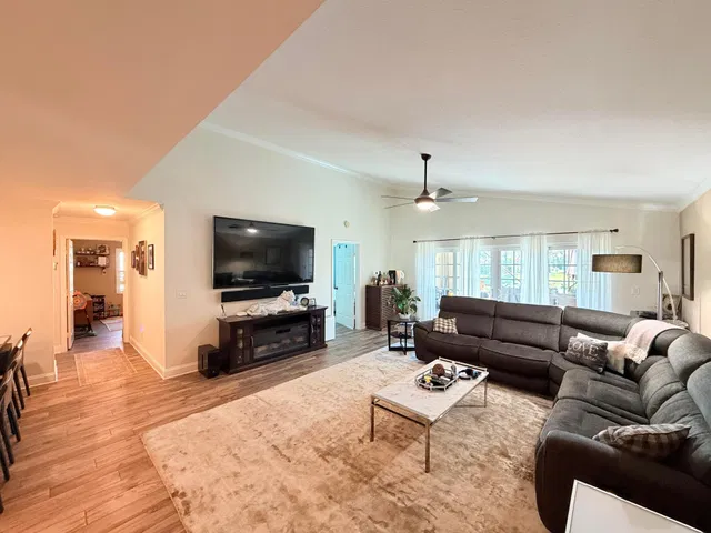 Residence photo 6