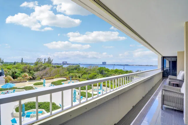 Singer Island Unit 2f photo 2