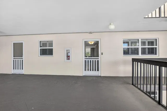  Unit 306 photo 5