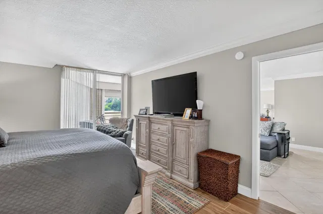  Unit 306 photo 22