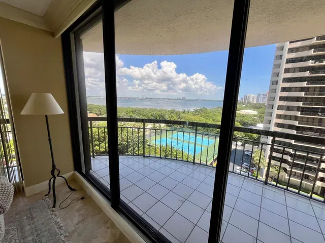 Martinique Singer Island Unit 803 photo 8