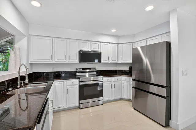 Residence photo 10