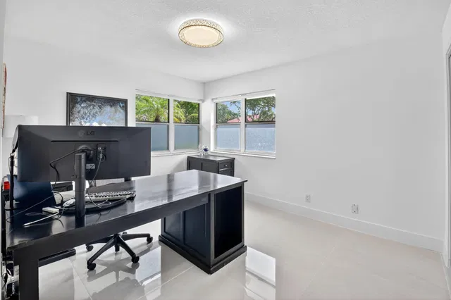 Residence photo 19