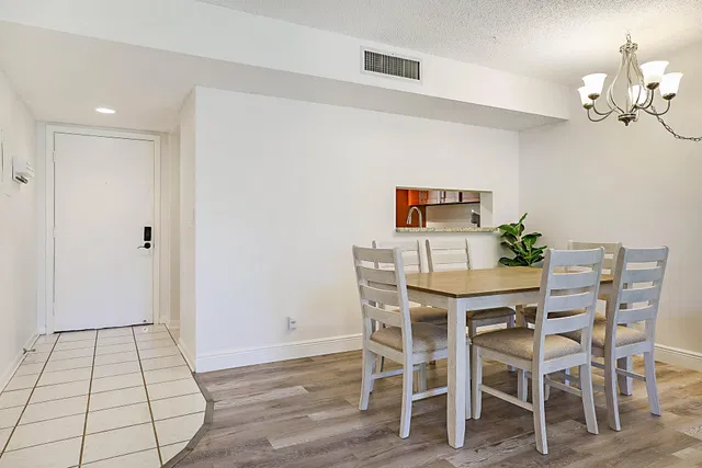  Unit 117 photo 6