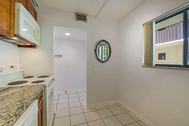  Unit 117 photo 12
