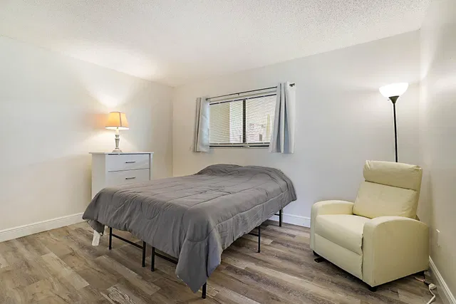  Unit 117 photo 17