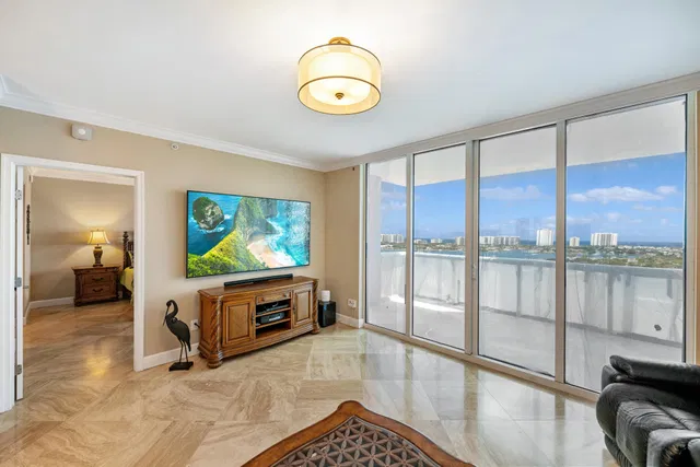 Marina Grande on the Ocean Unit 1811 photo 4