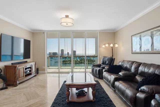Marina Grande on the Ocean Unit 1811 photo 6