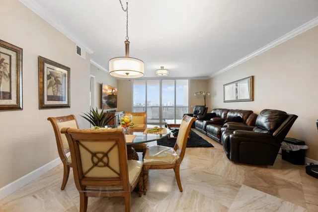 Marina Grande on the Ocean Unit 1811 photo 9