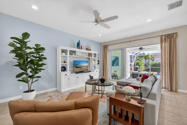 Mallory Creek Abacoa Residence photo 18