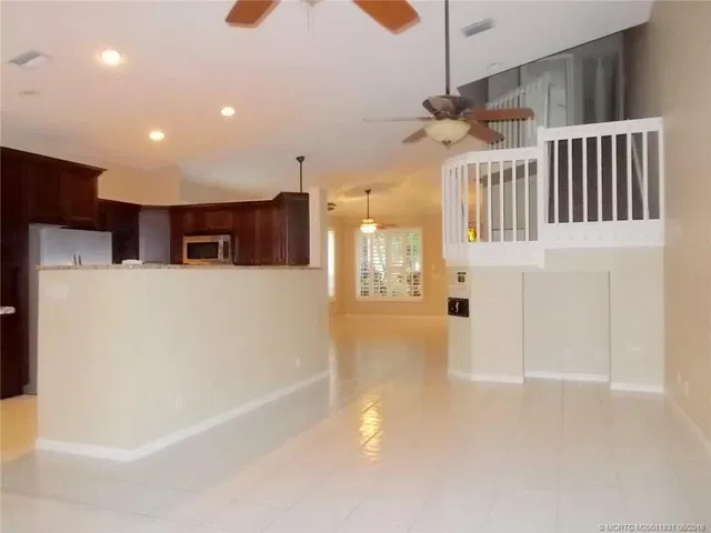 Residence photo 2