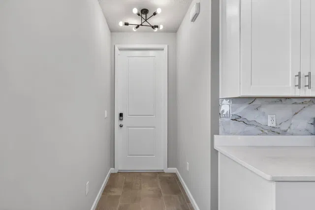  Residence photo 4