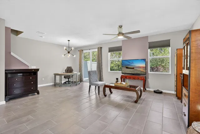  Residence photo 6