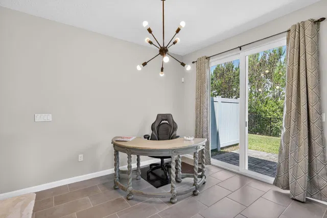  Residence photo 8