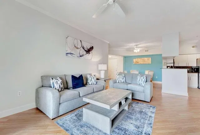 Unit 2417 photo 2