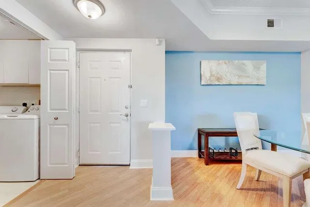Unit 2417 photo 5