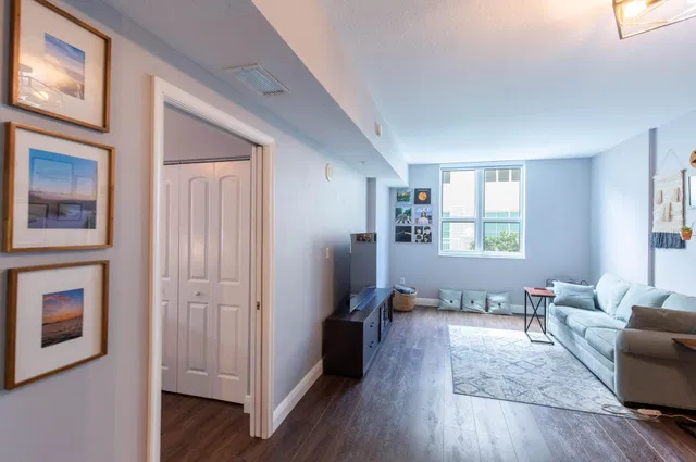  Unit 204s photo 5