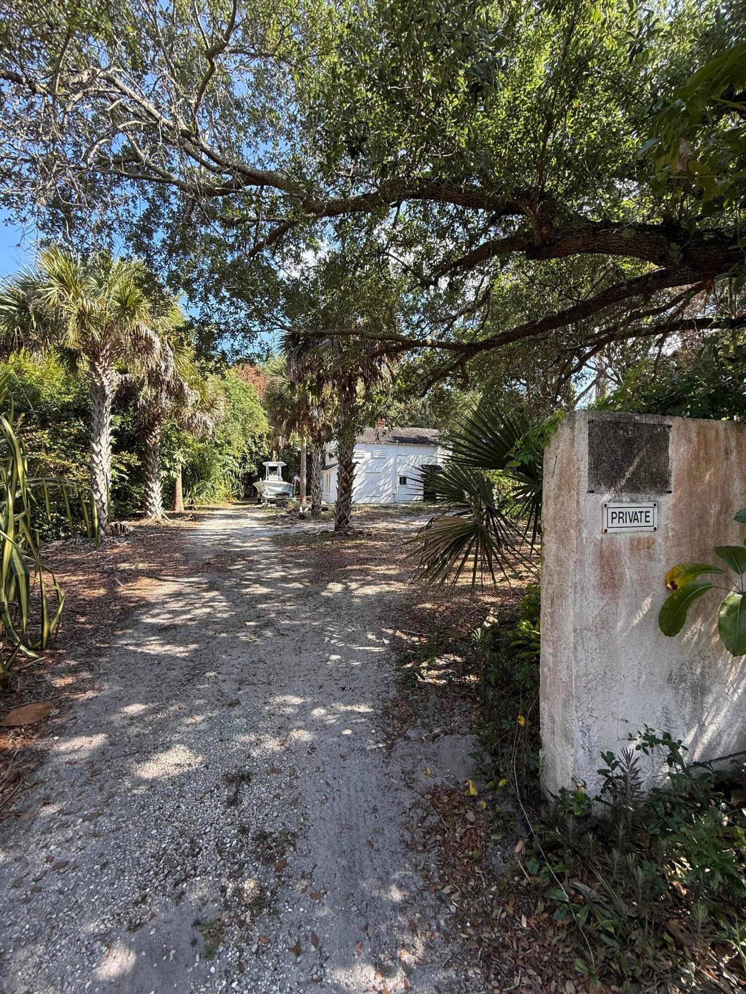 Waterfront home in Sewall's Point