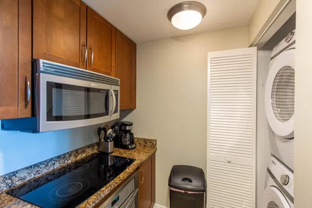 Unit 209s photo 6