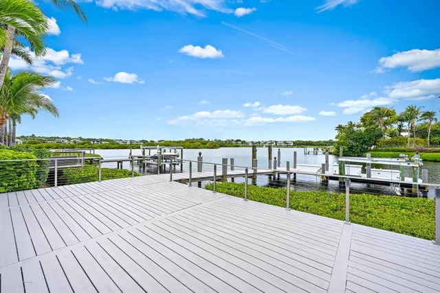Admirals Cove Residence photo 29