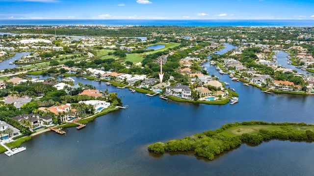 Admirals Cove Residence photo 35