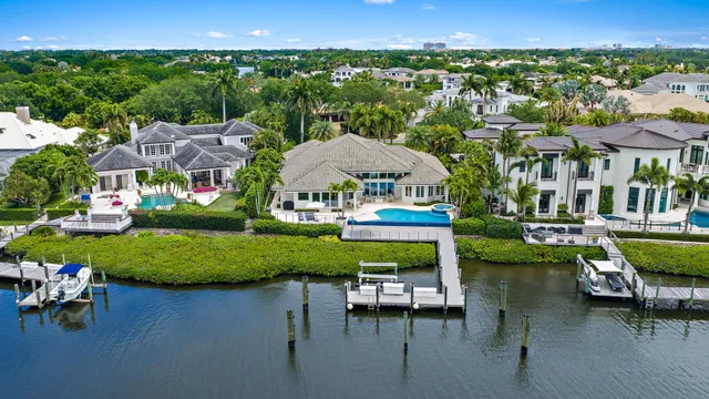 Admirals Cove Residence photo 37
