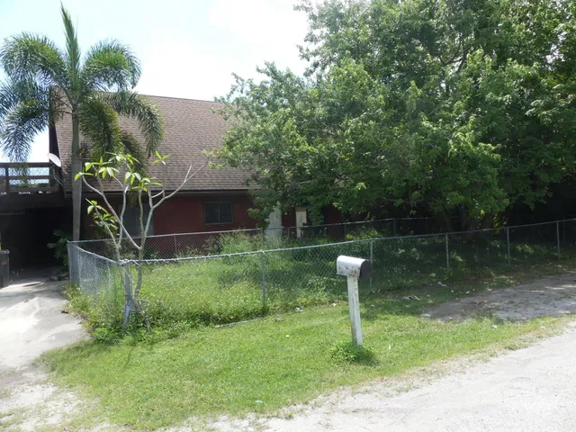 Residence photo 2