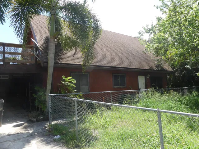 Residence photo 3