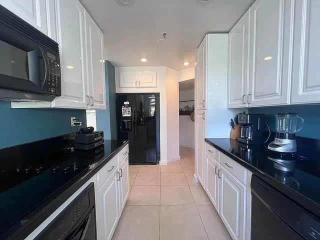 Unit 105 photo 5